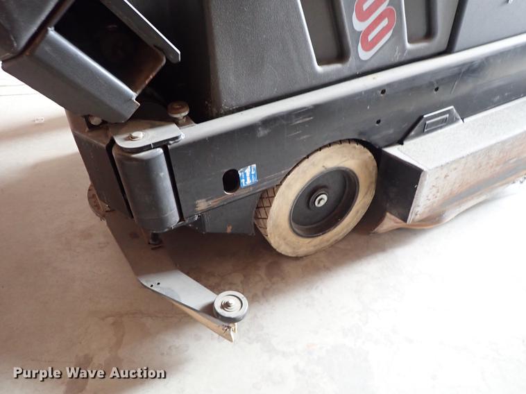 image for item EH9221 Advance 3800 floor scrubber