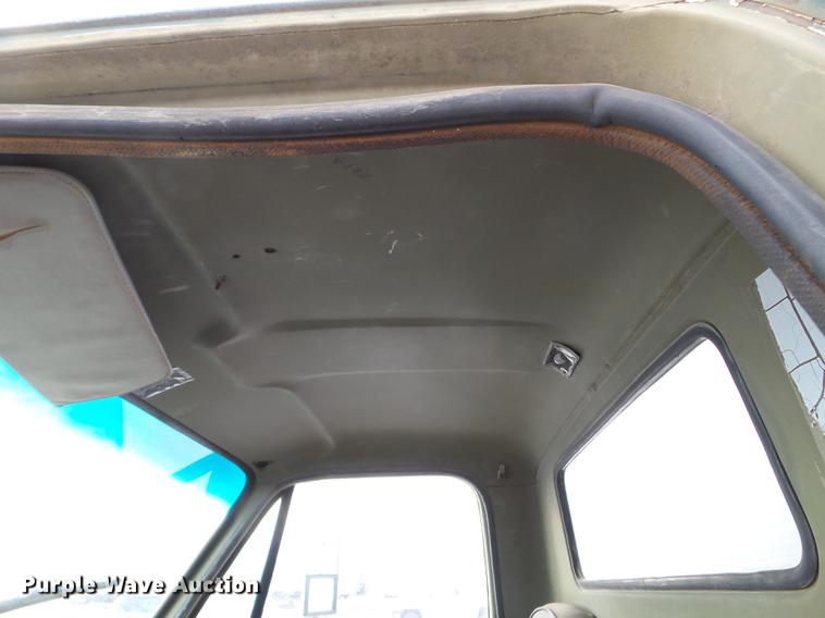 image for item EJ9012 1984 GMC 6500 tank truck