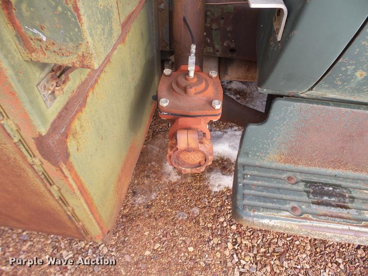 image for item EJ9012 1984 GMC 6500 tank truck