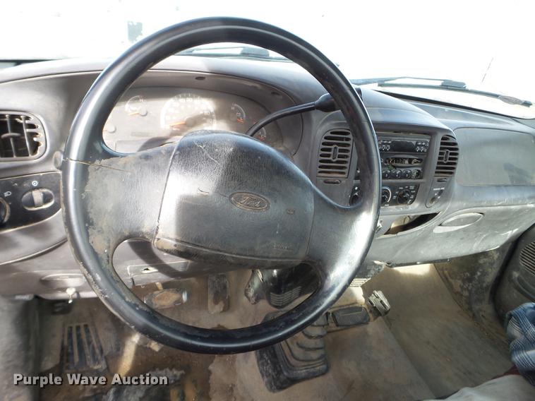 image for item EJ9013 2002 Ford F150 pickup truck