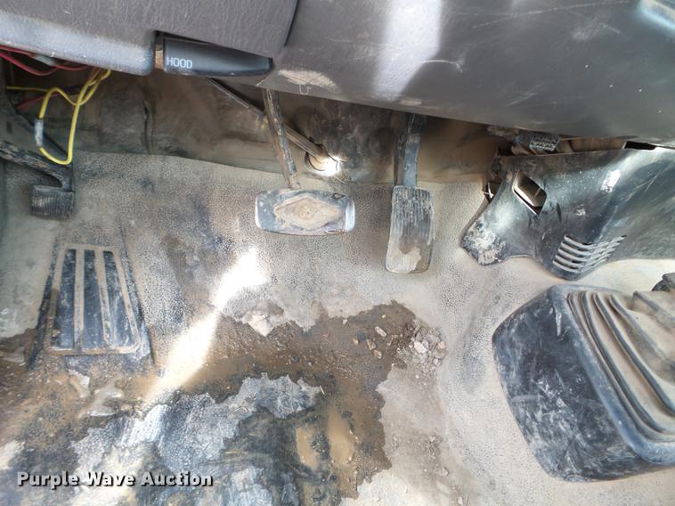 image for item EJ9013 2002 Ford F150 pickup truck