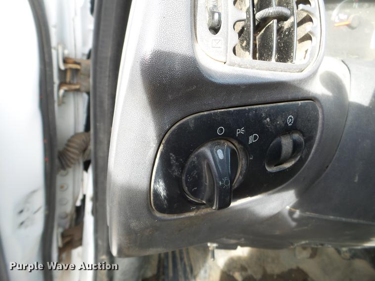 image for item EJ9013 2002 Ford F150 pickup truck