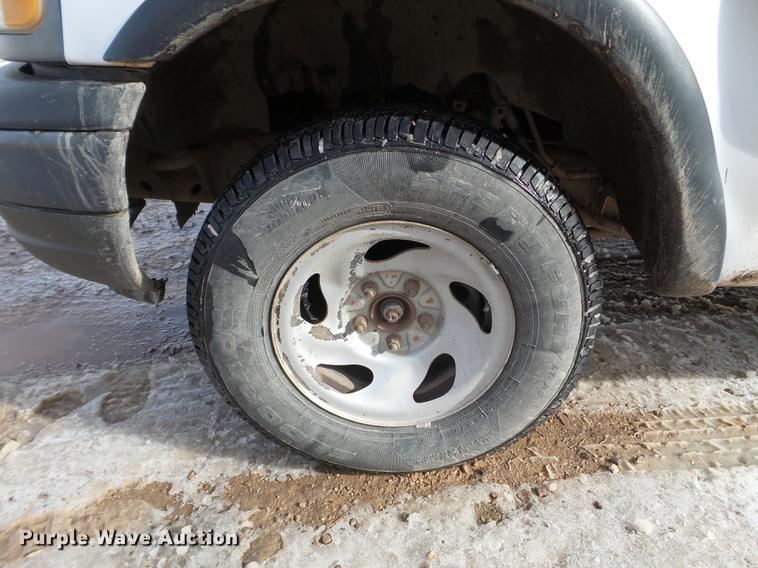 image for item EJ9013 2002 Ford F150 pickup truck