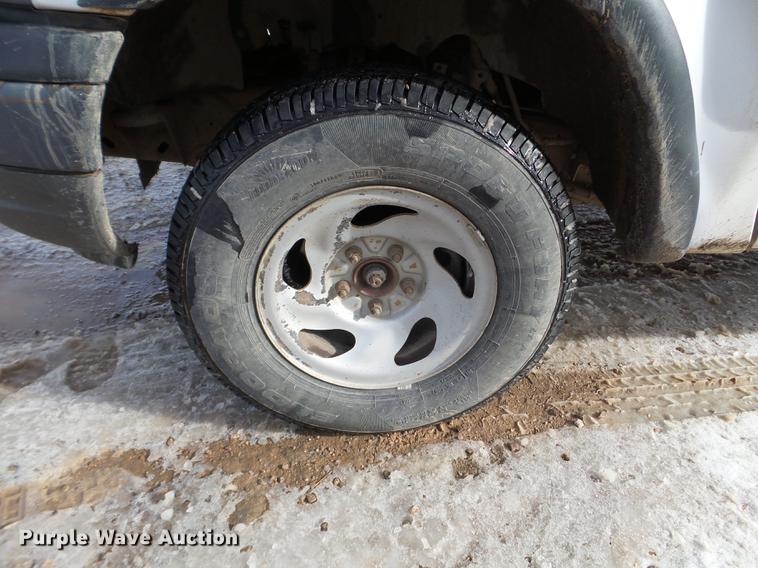 image for item EJ9013 2002 Ford F150 pickup truck