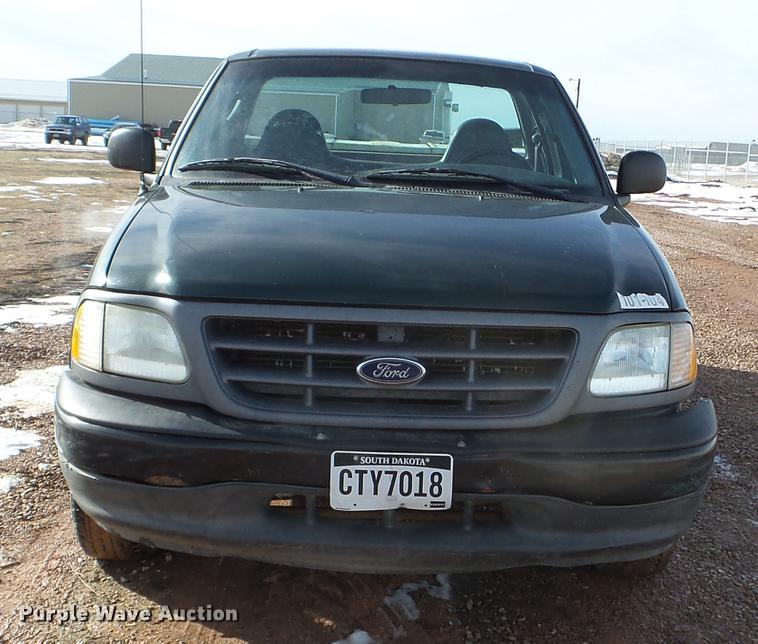image for item EJ9015 2002 Ford F150 pickup truck