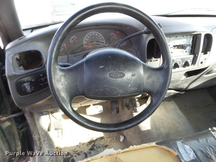 image for item EJ9015 2002 Ford F150 pickup truck