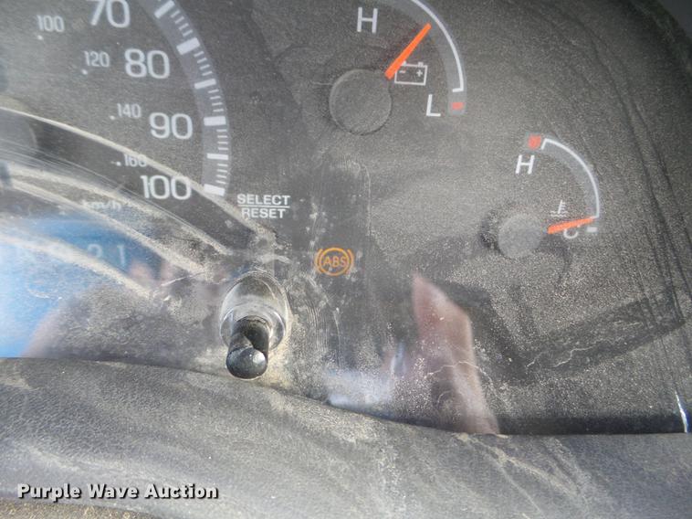 image for item EJ9015 2002 Ford F150 pickup truck