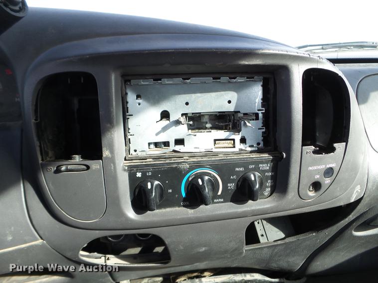 image for item EJ9015 2002 Ford F150 pickup truck