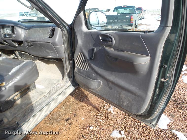 image for item EJ9015 2002 Ford F150 pickup truck