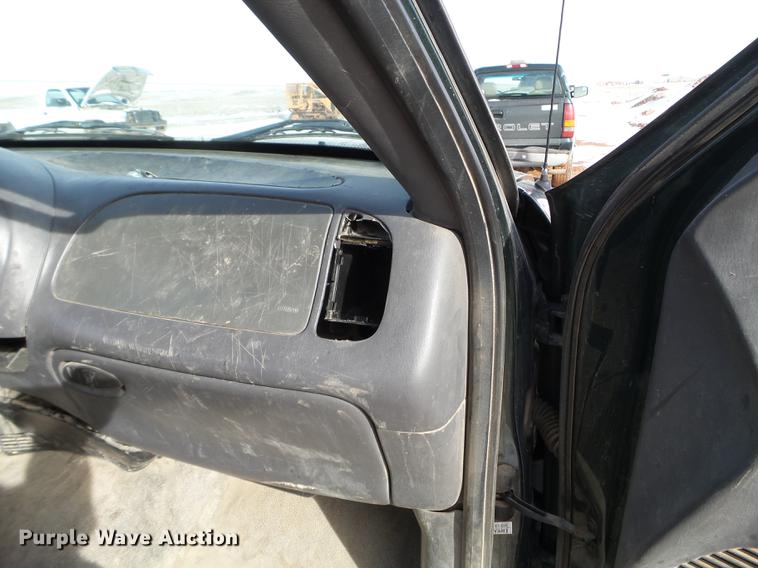 image for item EJ9015 2002 Ford F150 pickup truck