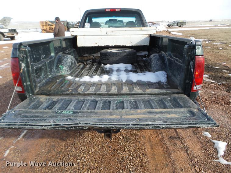 image for item EJ9015 2002 Ford F150 pickup truck