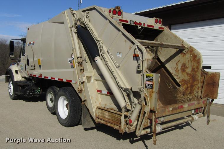 image for item EU9585 2007 International 7400 refuse truck