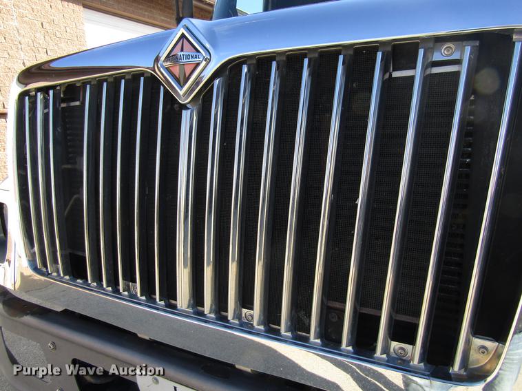 image for item EU9585 2007 International 7400 refuse truck