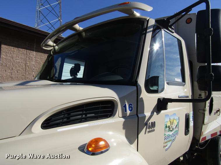 image for item EU9585 2007 International 7400 refuse truck