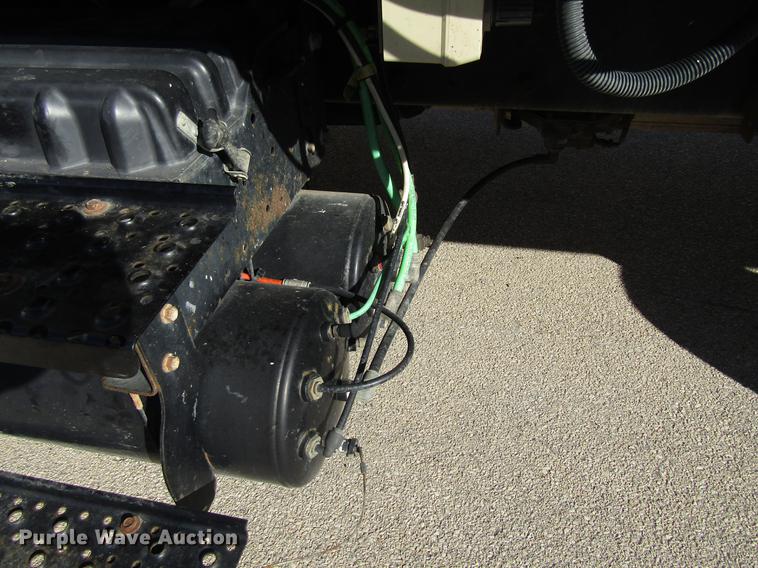 image for item EU9585 2007 International 7400 refuse truck