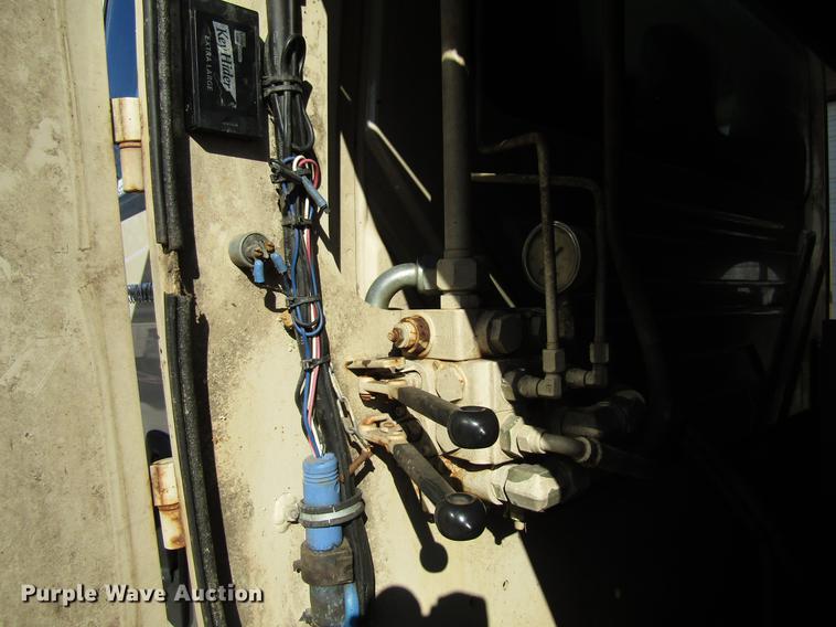 image for item EU9585 2007 International 7400 refuse truck