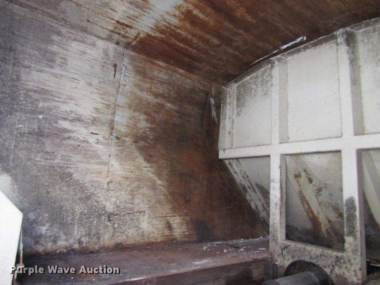 image for item EU9585 2007 International 7400 refuse truck