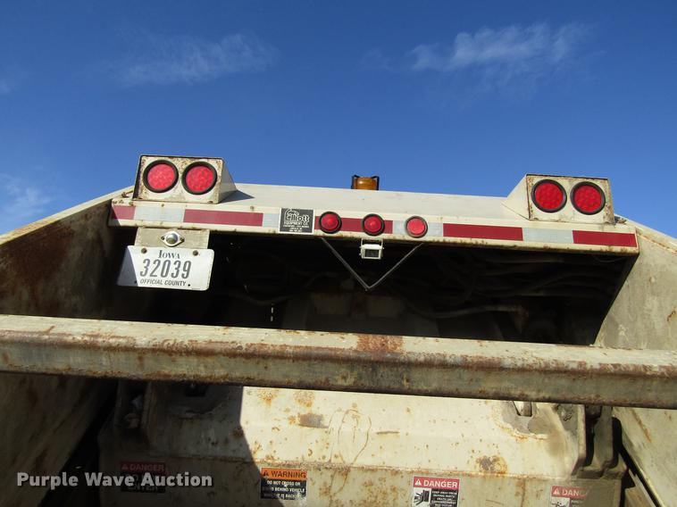 image for item EU9585 2007 International 7400 refuse truck