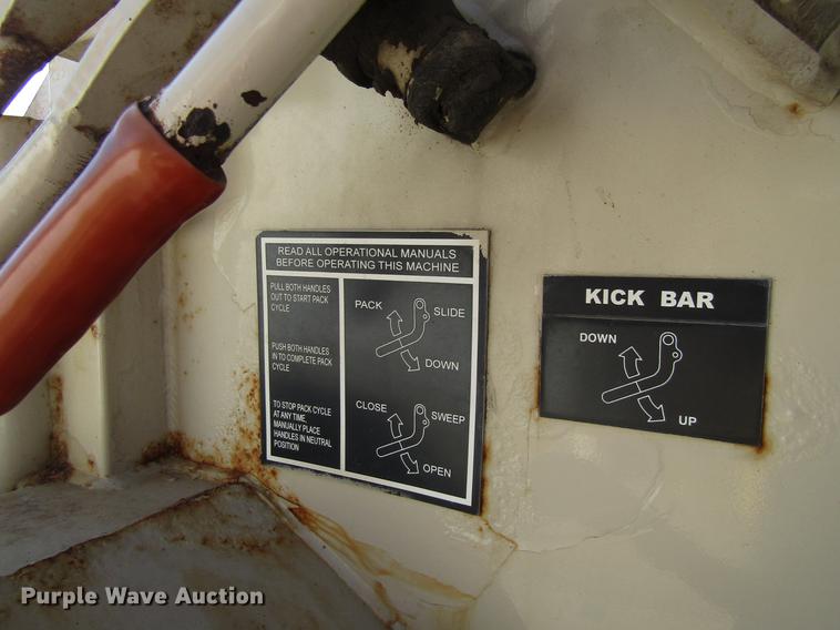 image for item EU9585 2007 International 7400 refuse truck