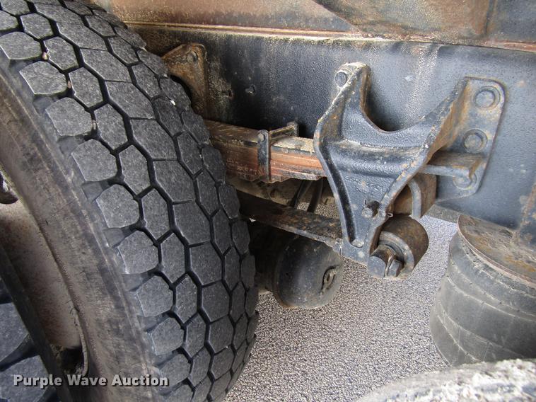 image for item EU9585 2007 International 7400 refuse truck