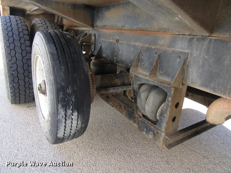 image for item EU9585 2007 International 7400 refuse truck