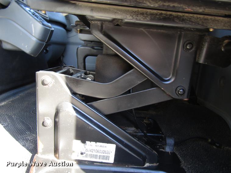 image for item EU9585 2007 International 7400 refuse truck