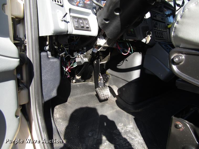 image for item EU9585 2007 International 7400 refuse truck