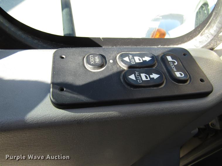 image for item EU9585 2007 International 7400 refuse truck