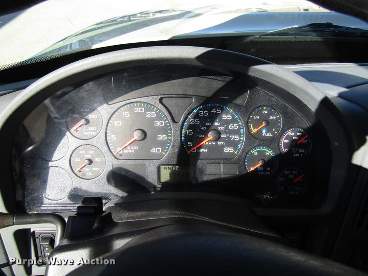 image for item EU9585 2007 International 7400 refuse truck