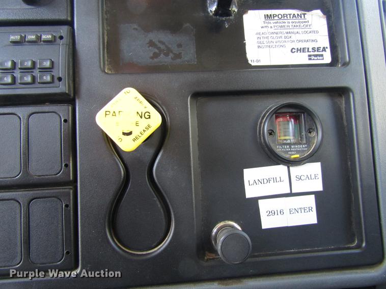 image for item EU9585 2007 International 7400 refuse truck