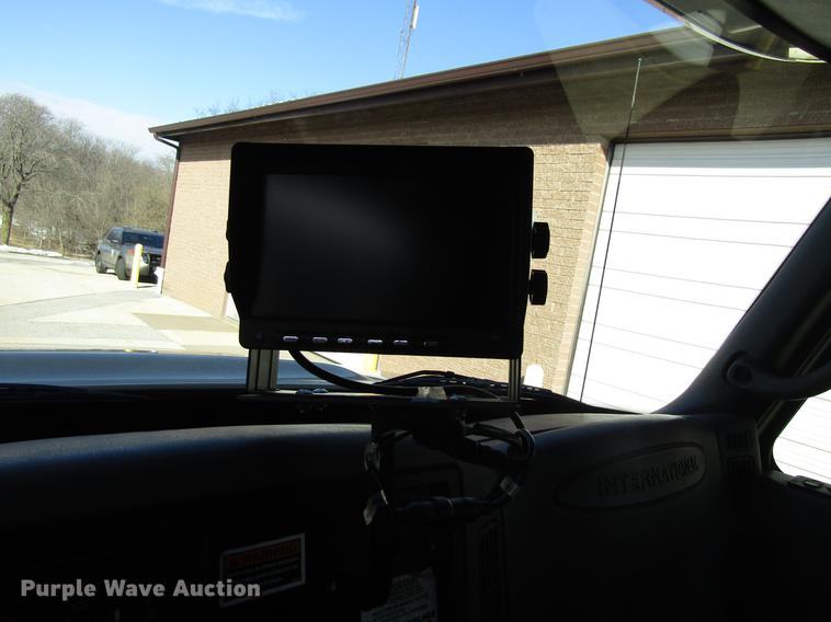 image for item EU9585 2007 International 7400 refuse truck