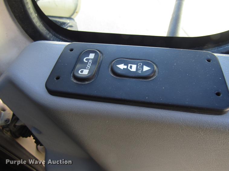 image for item EU9585 2007 International 7400 refuse truck