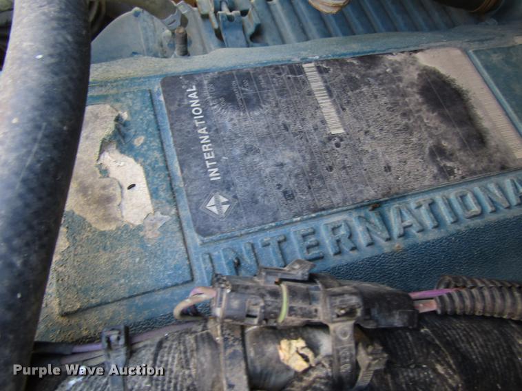 image for item EU9585 2007 International 7400 refuse truck