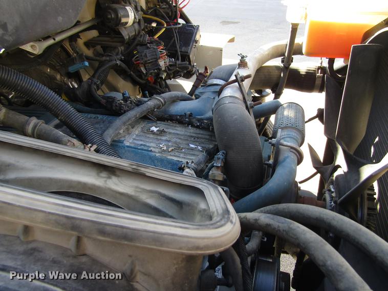 image for item EU9585 2007 International 7400 refuse truck