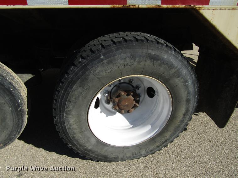 image for item EU9585 2007 International 7400 refuse truck