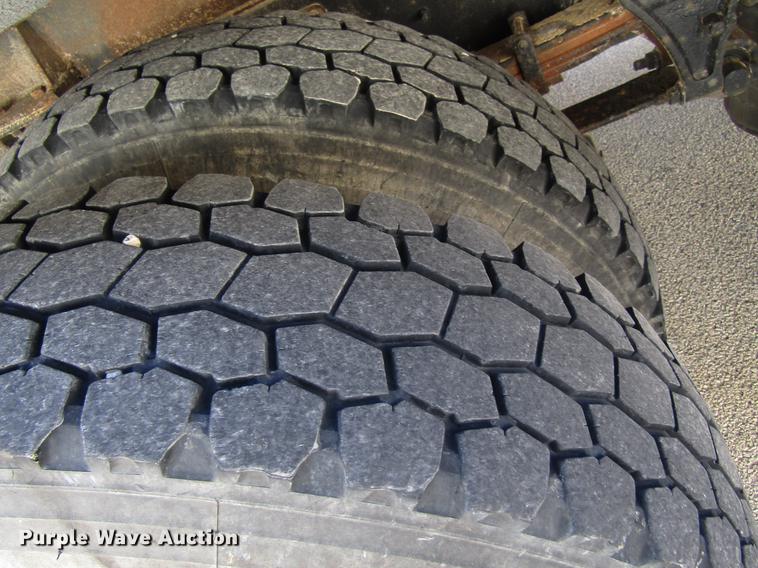 image for item EU9585 2007 International 7400 refuse truck