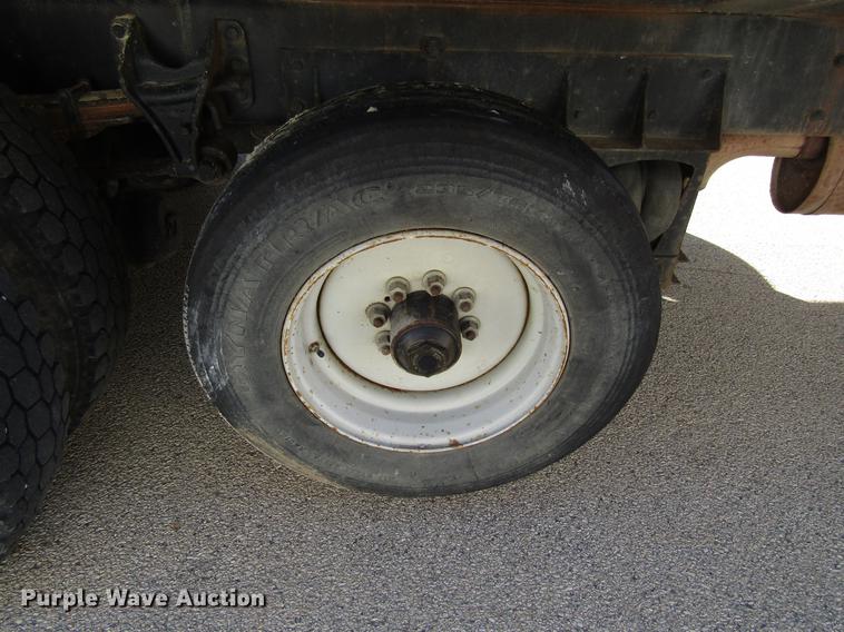 image for item EU9585 2007 International 7400 refuse truck