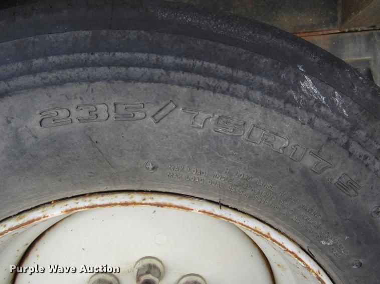 image for item EU9585 2007 International 7400 refuse truck