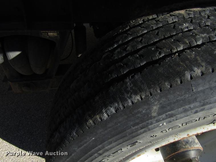 image for item EU9585 2007 International 7400 refuse truck