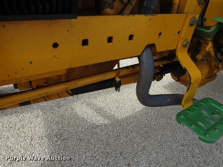 image for item EU9587 1992 John Deere 2155 tractor