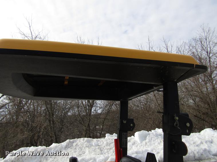 image for item EU9587 1992 John Deere 2155 tractor