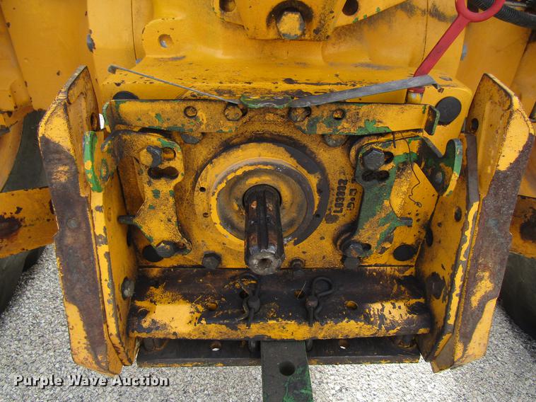 image for item EU9587 1992 John Deere 2155 tractor