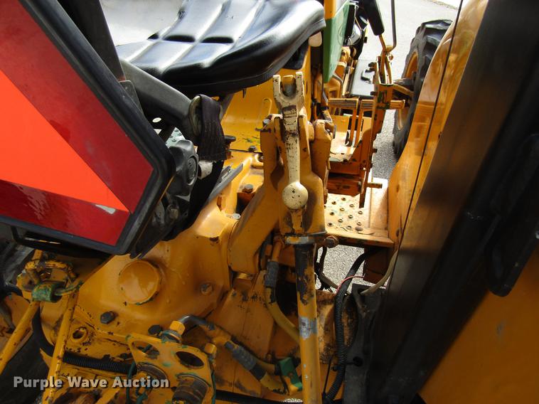 image for item EU9587 1992 John Deere 2155 tractor