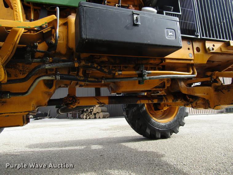 image for item EU9587 1992 John Deere 2155 tractor