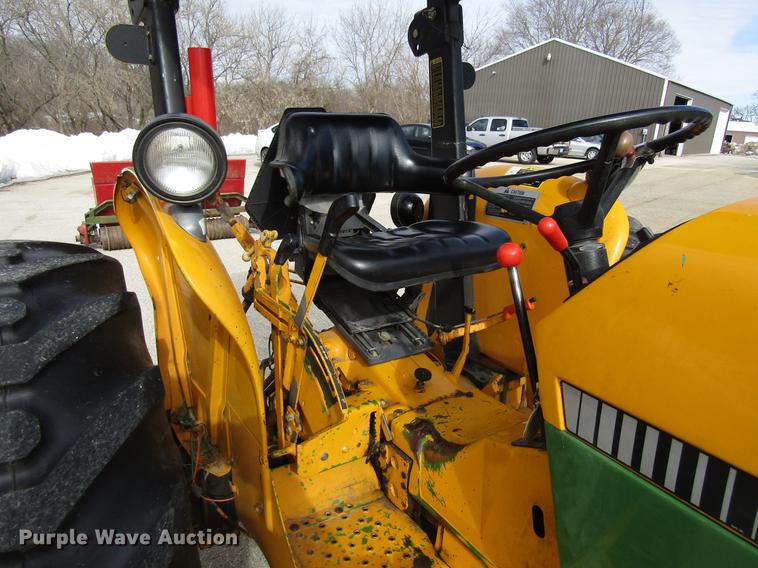 image for item EU9587 1992 John Deere 2155 tractor