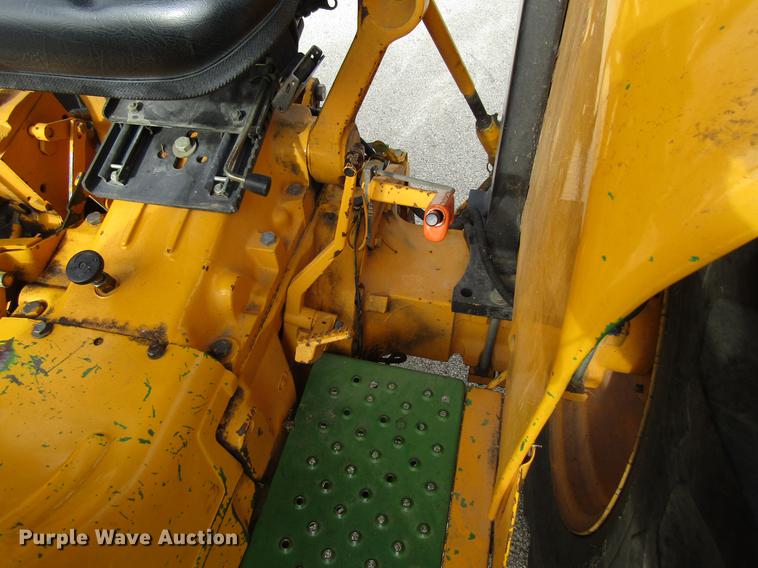 image for item EU9587 1992 John Deere 2155 tractor