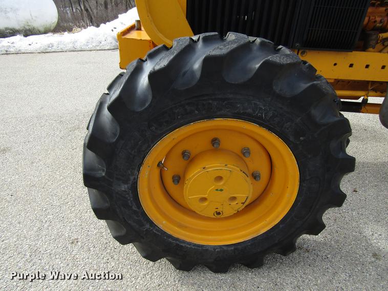 image for item EU9587 1992 John Deere 2155 tractor