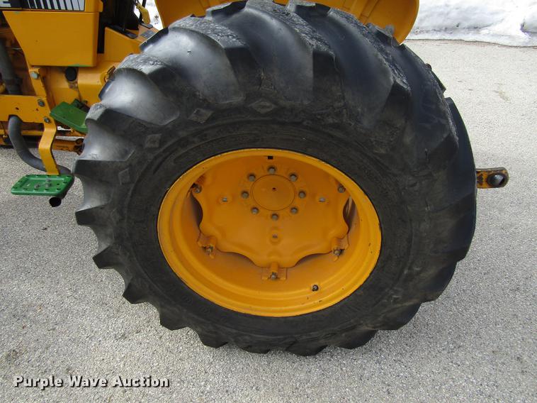 image for item EU9587 1992 John Deere 2155 tractor