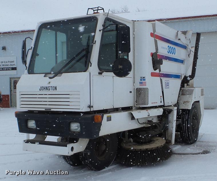 image for item EW9959 2006 Johnston 3000 street sweeper