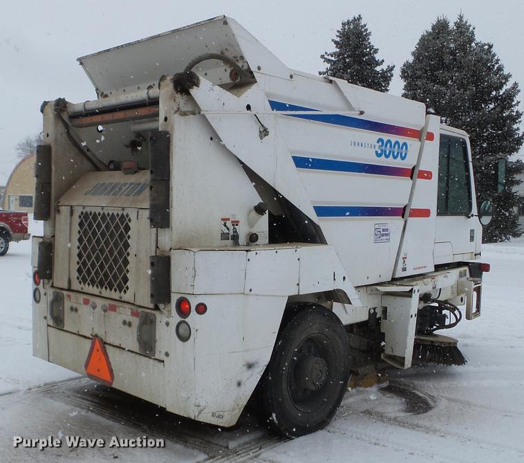 image for item EW9959 2006 Johnston 3000 street sweeper
